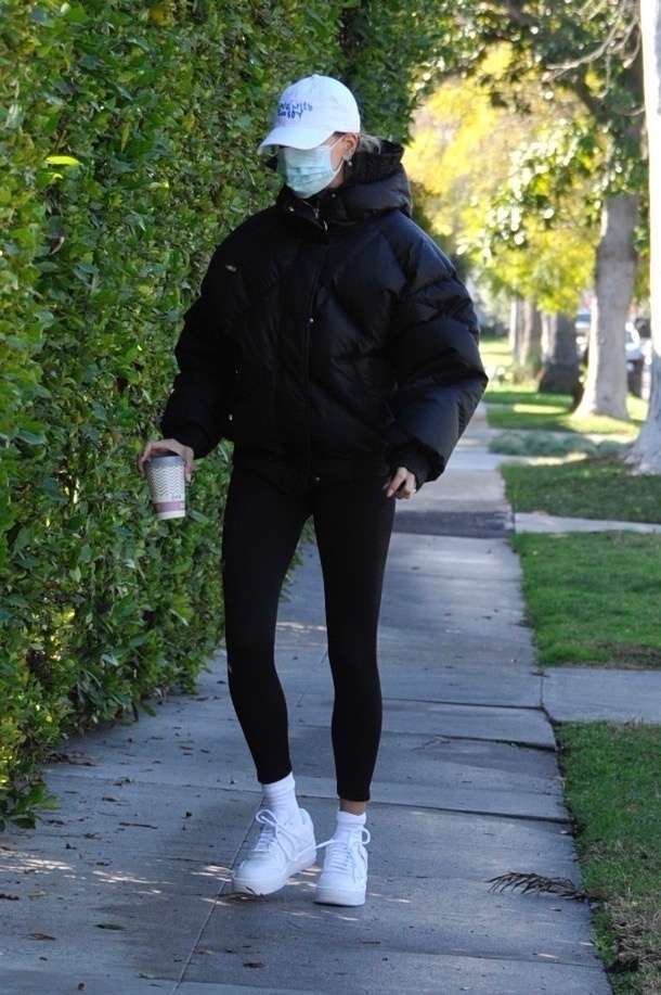 Hailey Baldwin Booty Outside Morning Pilates Class in West Hollywood