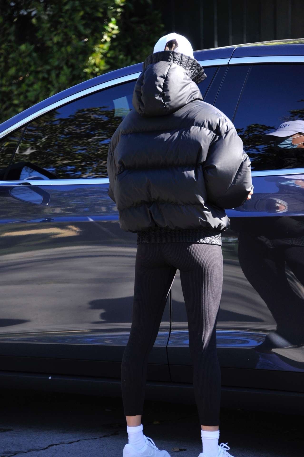 Hailey Baldwin Booty Outside Morning Pilates Class in West Hollywood
