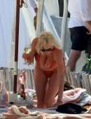 Caroline Vreeland Cleavage and Booty in Bikini on the Beach in Tulum