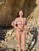 Sophie Mudd Booty in a Tiny Bikini Photoshoot