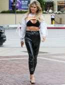 Heidi Klum Arriving for an America's Got Talent Taping in Pasadena
