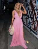 Paris Hilton Cleavage, Poses upon Arriving at Craig's in West Hollywood