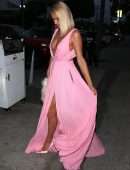 Paris Hilton Cleavage, Poses upon Arriving at Craig's in West Hollywood