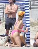 Alessandra Ambrosio Booty, Playing Beach Volleyball in Santa Monica