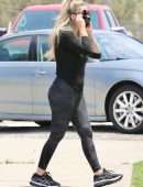 Avril Lavigne at Crystals Store in Malibu