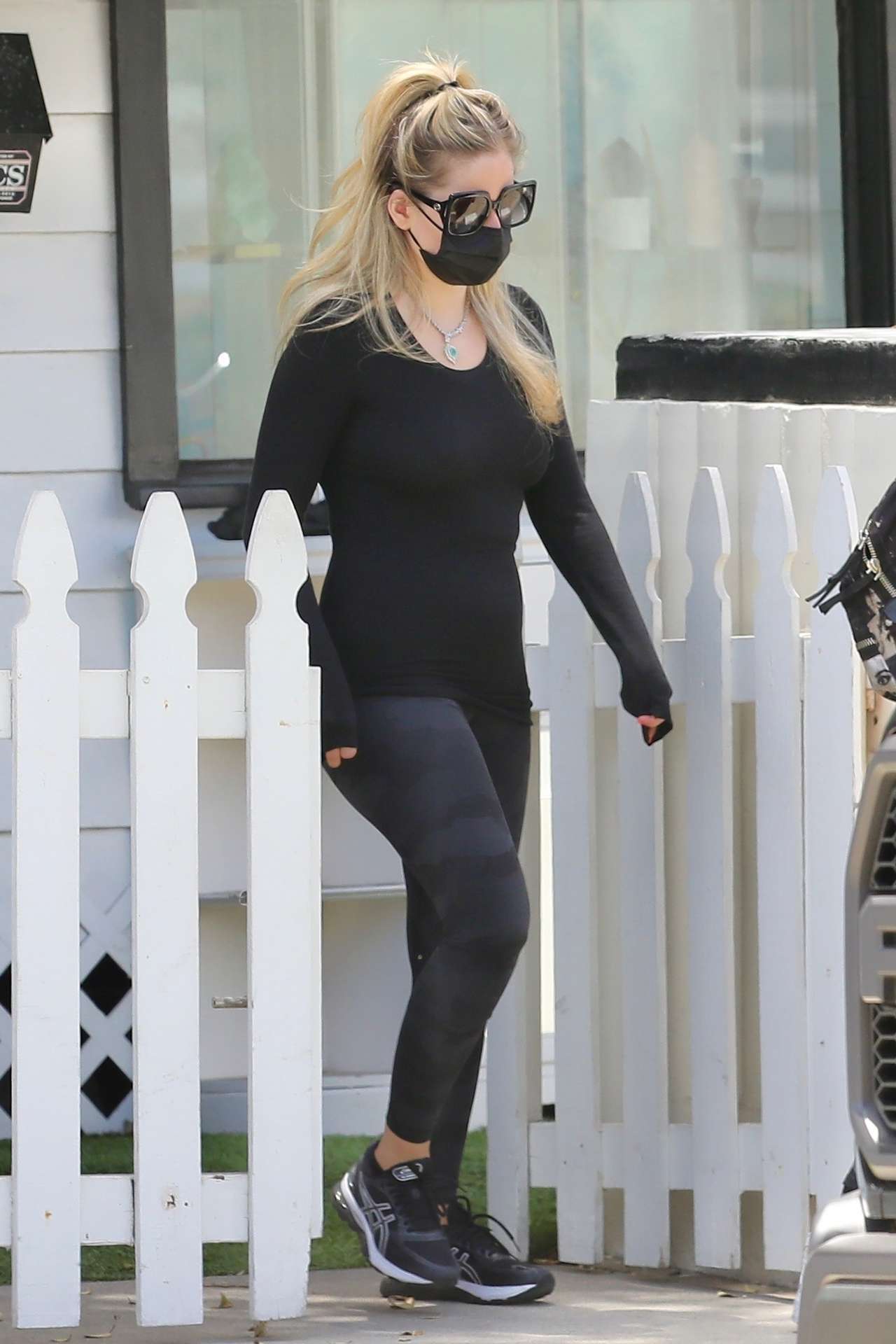 Avril Lavigne at Crystals Store in Malibu