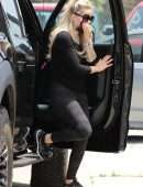 Avril Lavigne at Crystals Store in Malibu