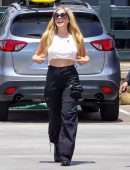 Avril Lavigne Pokies, Out and About in Malibu