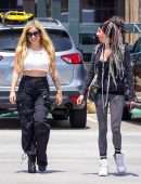 Avril Lavigne Pokies, Out and About in Malibu