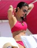 Bethenny Frankel in Pink Bikini at the Beach in Miami
