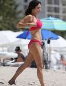 Bethenny Frankel in Pink Bikini at the Beach in Miami