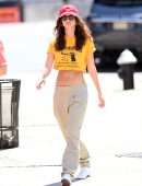 Emily Ratajkowski Flat Belly, Walking her Dog in NYC