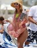 Giada De Laurentiis in a Cute Color Block Swimsuit in Miami
