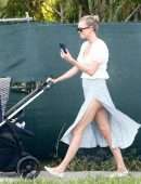 Karlie Kloss Cleavage, for a Walk in Miami