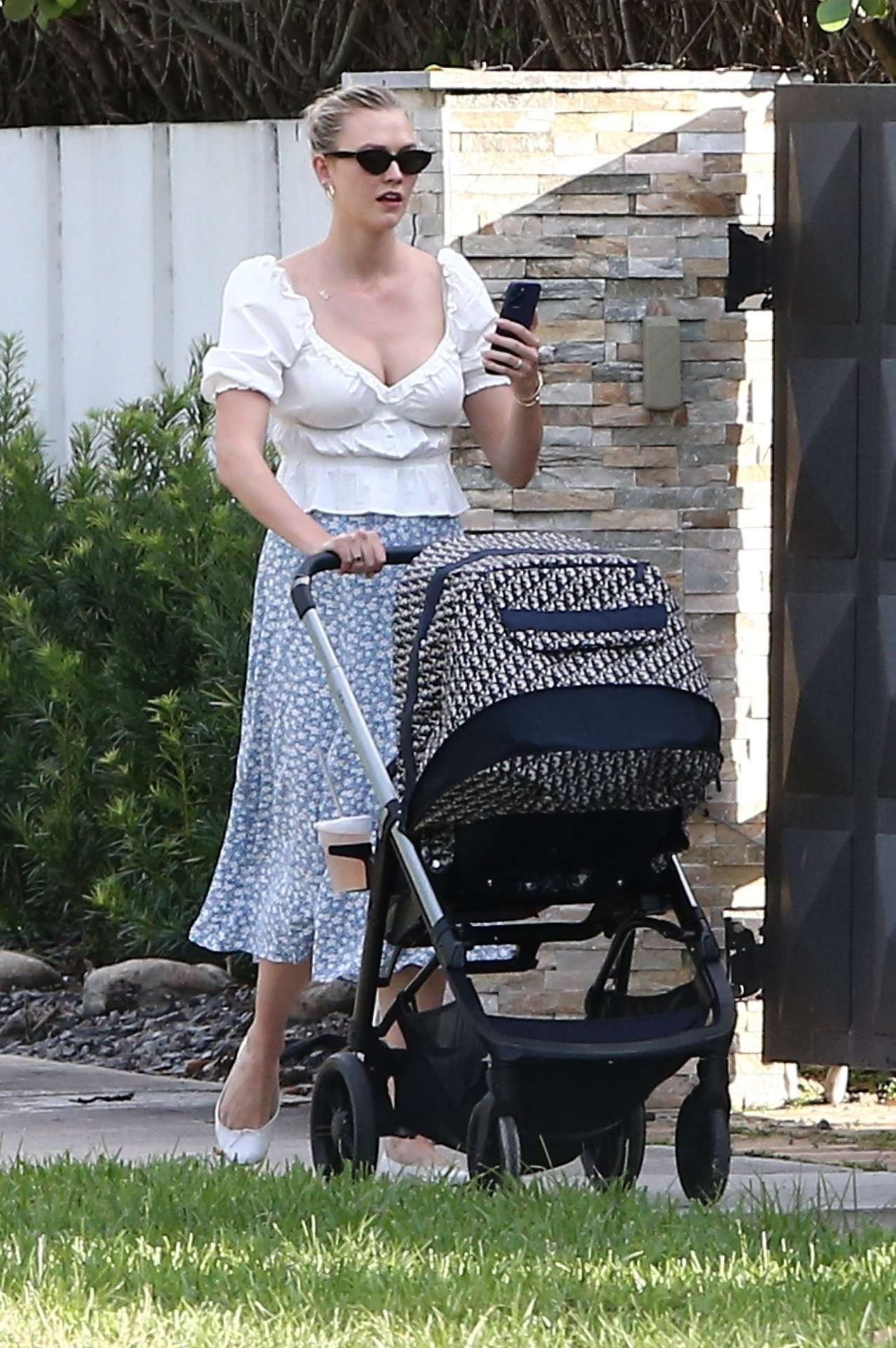 Karlie Kloss Cleavage, for a Walk in Miami