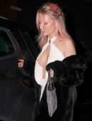 Lottie Moss Cleavage at Louie Restaurant in London