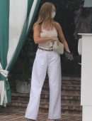 Rosie Huntington-Whiteley at San Vicente Bungalows in West Hollywood