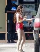 Scout Willis Leggy, Outside Locali in Los Feliz