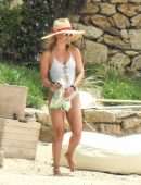 Kate Hudson Booty in Bikini at Skitahos Island in Greece
