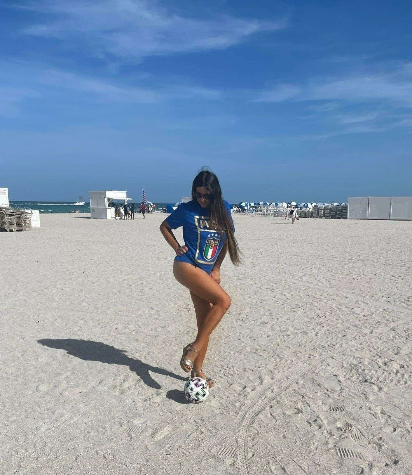 Claudia Romani Booty in Thong Bikini at the Beach in South Beach