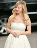 Sydney Sweeney Dressed Gorgeous in a Beautiful Dress at “The White Lotus” Premiere in Los Angeles