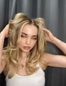 Dove Cameron Pokies in a Beautiful Portraits