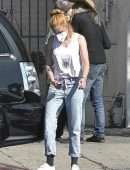 Kristen Stewart Shopping with her Girlfriend Dylan Meyer in Los Feliz
