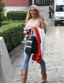 Bianca Gascoigne Pokies and Booty in Jeans, Out in Rome