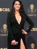 Cecily Strong Cleavage at 73rd Primetime Emmy Awards in Los Angeles