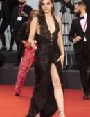 Hailee Steinfeld Beautiful Leggy and Cleavage at “Competencia Oficial” Premiere in Venice