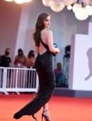 Hailee Steinfeld Beautiful Leggy and Cleavage at “Competencia Oficial” Premiere in Venice