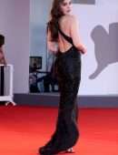 Hailee Steinfeld Beautiful Leggy and Cleavage at “Competencia Oficial” Premiere in Venice