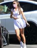 Chantel Jeffries Leggy, Steps Out For a Juice in West Hollywood