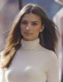 Emily Ratajkowski Out and About in New York