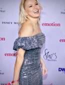 Nova Meierhenrich at the Emotion Award 2021 in Hamburg