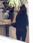 Ana de Armas Booty in Leggings, Shopping in Los Angeles