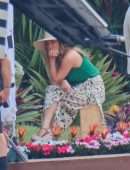 Jennifer Aniston Upskirt, Leggy and Pokies on Murder Mystery 2 Movie Set in Hawaii