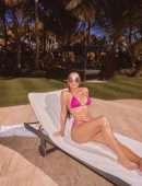 Kim Kardashian Wet Booty in a Tiny Pink Bikini