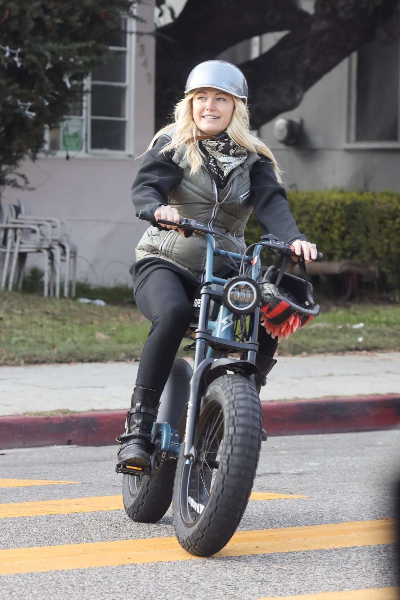 Malin Akerman Riding her Trusty Two Wheels in Los Angeles