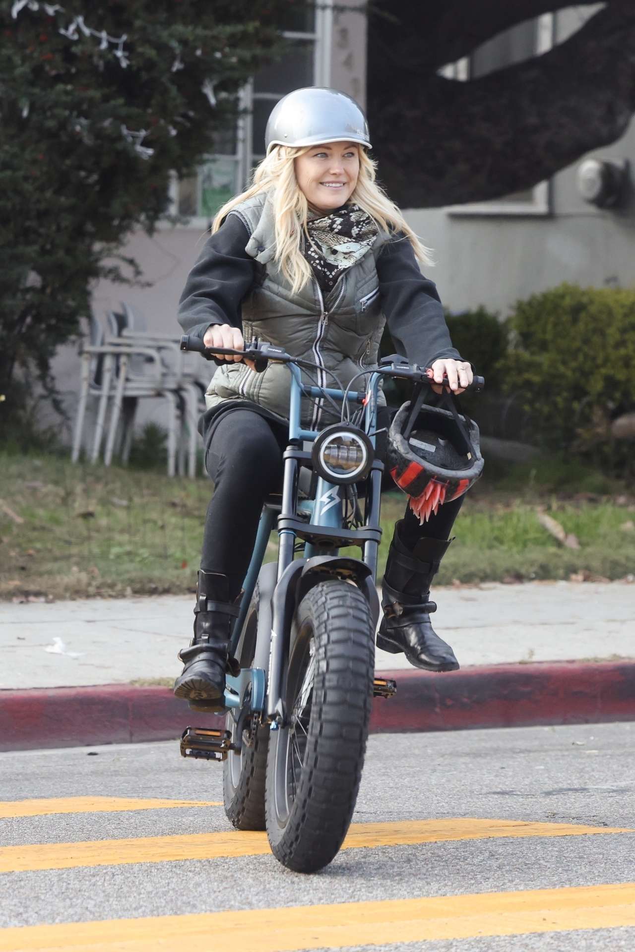 Malin Akerman Riding her Trusty Two Wheels in Los Angeles