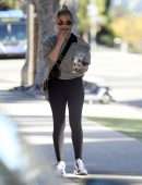 Sarah Michelle Gellar Holding Ice Coffee after her Morning Workout in Brentwood