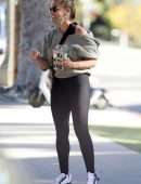 Sarah Michelle Gellar Holding Ice Coffee after her Morning Workout in Brentwood