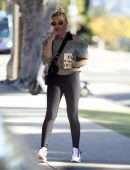 Sarah Michelle Gellar Holding Ice Coffee after her Morning Workout in Brentwood