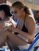 Kate Hudson Cleavage in Bikini Top on a Beach in Miami