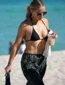 Kate Hudson Cleavage in Bikini Top on a Beach in Miami
