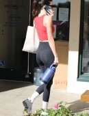 Kendall Jenner Booty in Leggings Outside a Pilates Class in West Hollywood