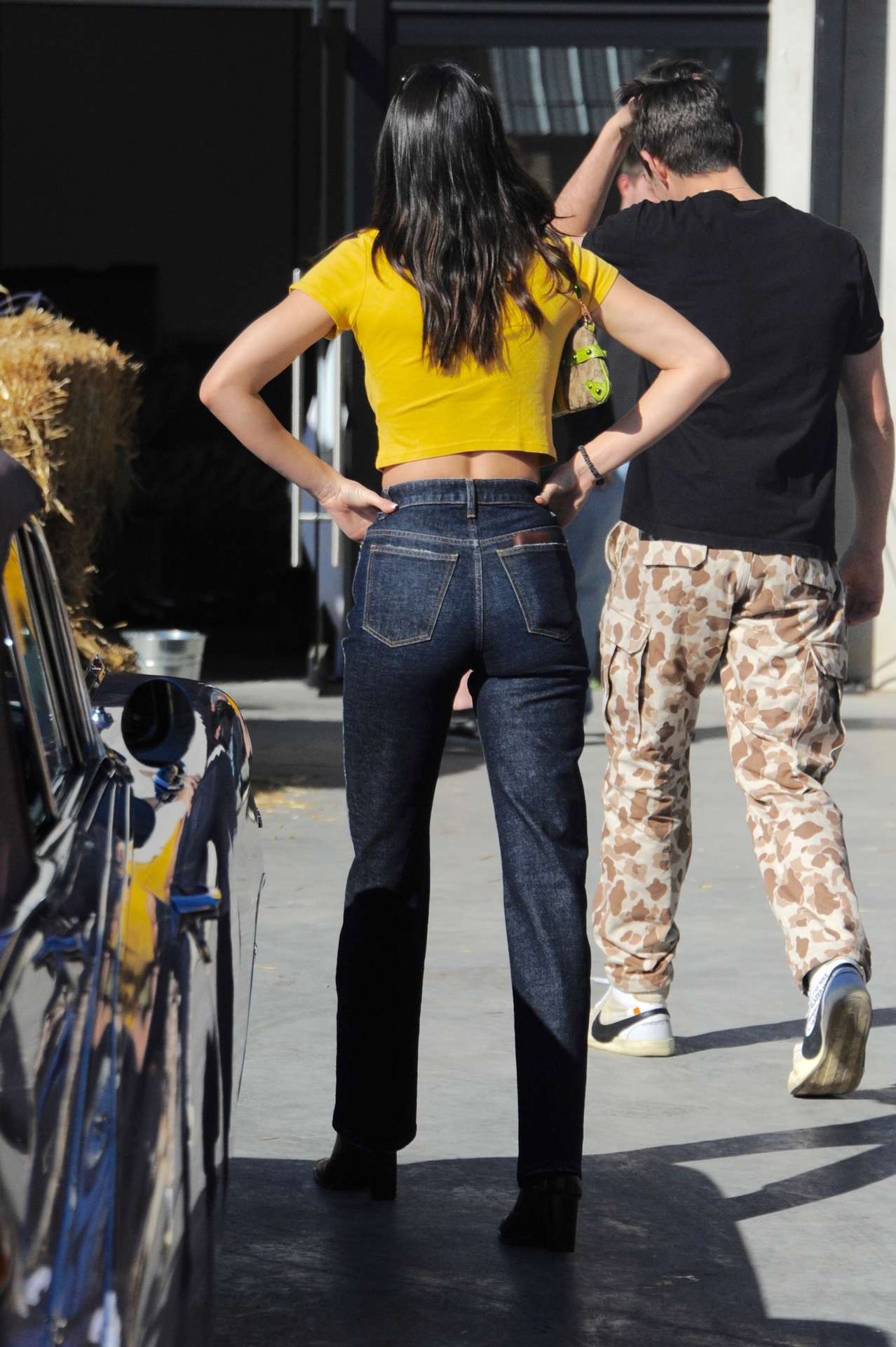 Kendall Jenner Booty in Jeans on the Set of a Photoshoot in Los Angeles