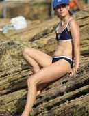 Natalie Portman and husband Benjamin Millepied Kissing on a Beach in Sydney