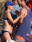 Natalie Portman and husband Benjamin Millepied Kissing on a Beach in Sydney