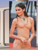 Zendaya in Hola Fashion Magazine - March 2022